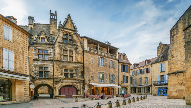 Dordogne Walking Tour : Bergerac and Sarlat