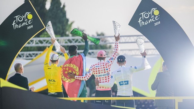 VIP Access - Élysées Tribunes - Tour de France - 2025