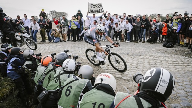 Package VIP BIB Challenge - Paris-Roubaix 2026