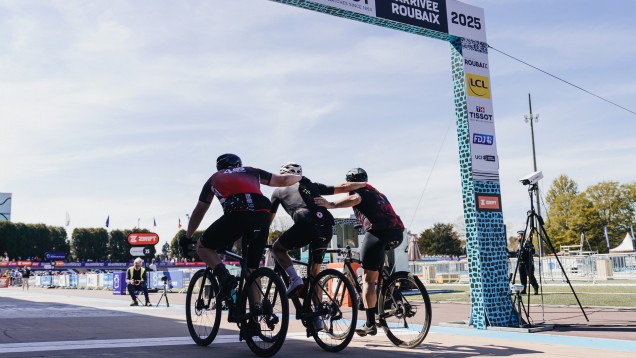 Package Bib + Hotel - Paris Roubaix Challenge 2026