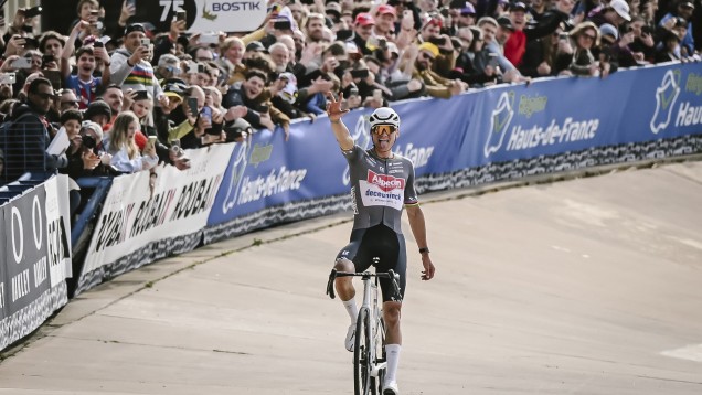 Package VIP BIB Challenge - Paris-Roubaix 2026