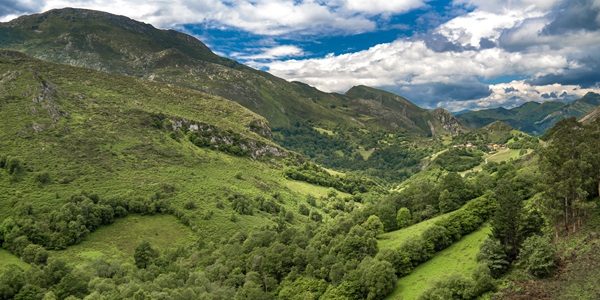 pyrenees adventure tour couple