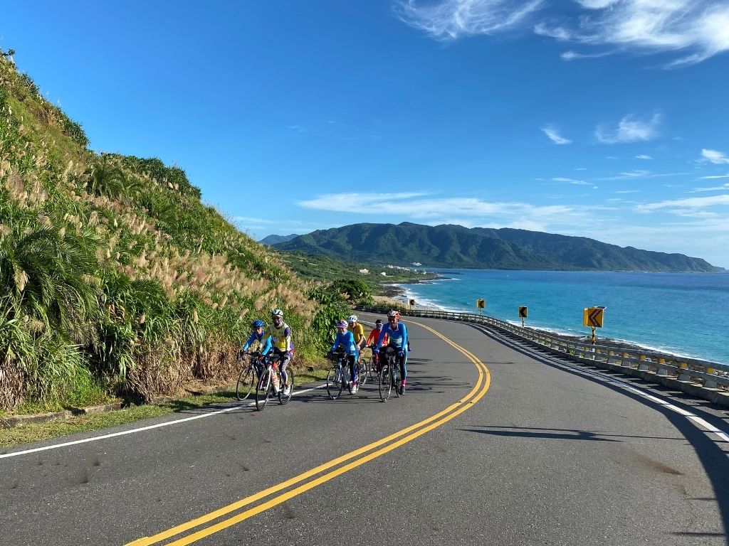 Guided bike tour coastline, Taiwan
